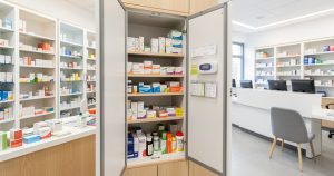 Armoire à pharmacie de rangement des médicaments protégés de la chaleur