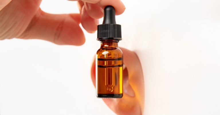 Cérulyse : combien de gouttes faut-il vraiment mettre dans l’oreille ?